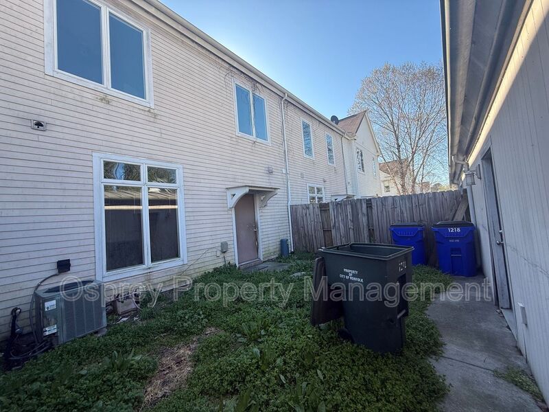 Updated 3BR Home with 2-Car Garage in Prime Norfolk Location - Photo 3