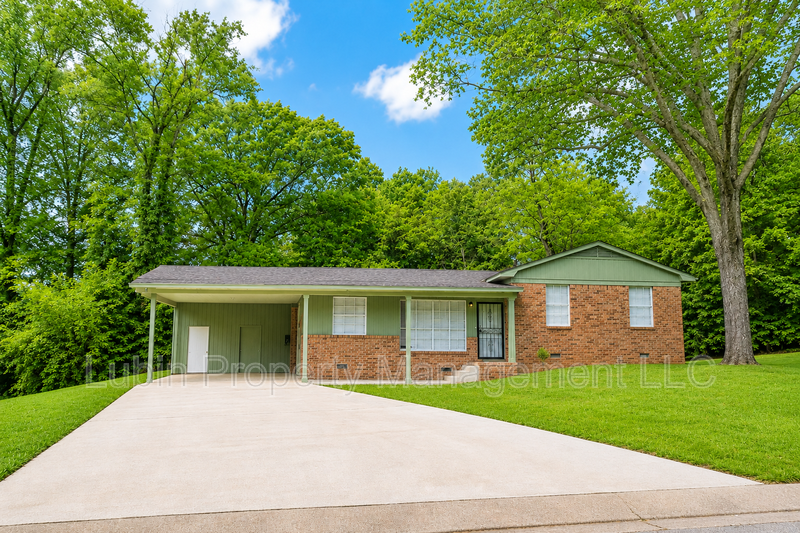 Memphis House: 2879 Overton Crossing St