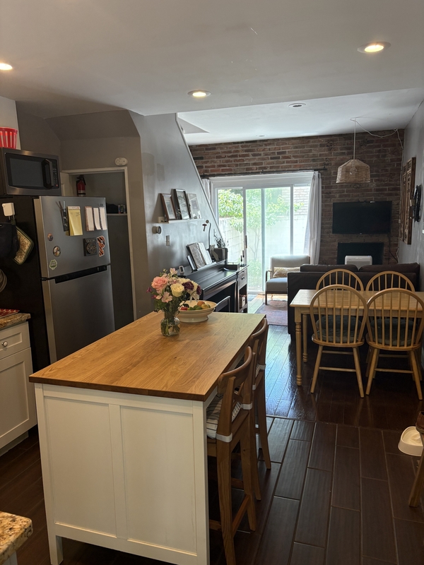 Philadelphia House: 2144 Cherry Street