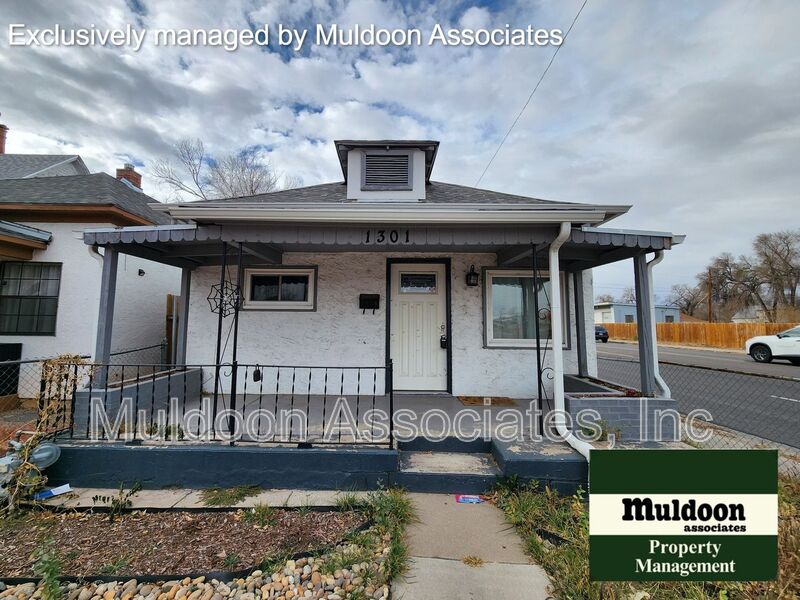 Pueblo House: 1301 Cypress St