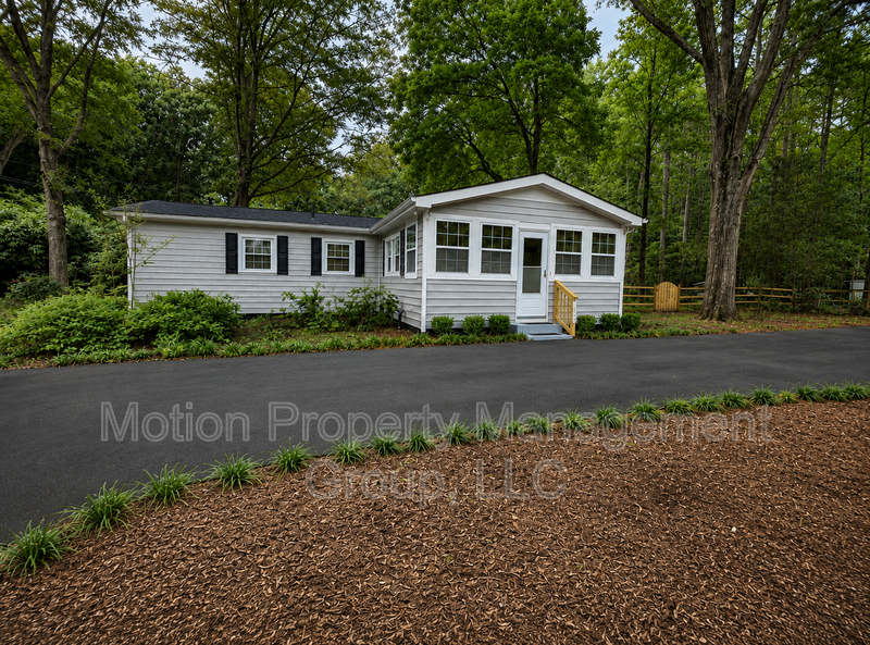 Matthews House: 14269 Phillips Road