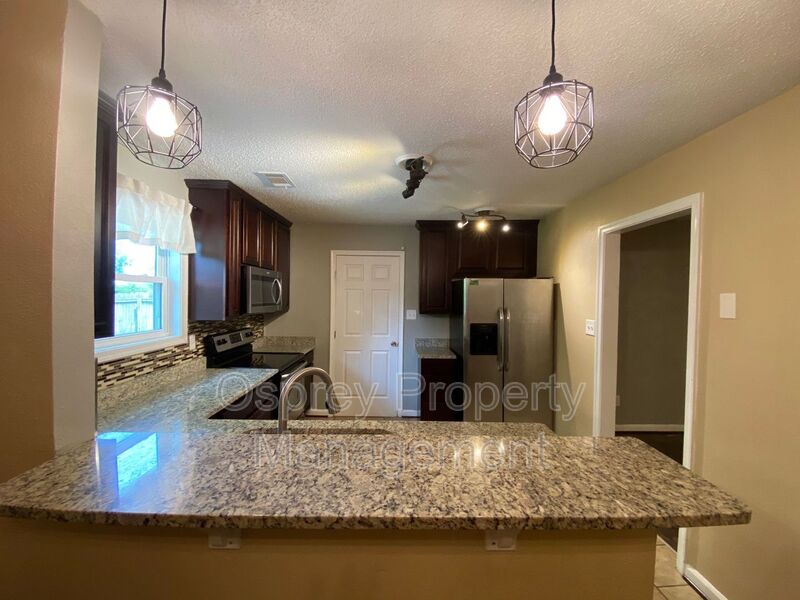 Charming 3-Bedroom Ranch !!