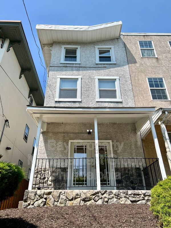 Philadelphia House: 412 N 32nd St