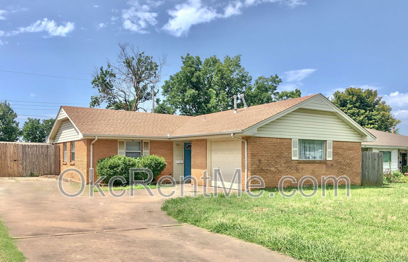 moore House: 126 NE 11th St