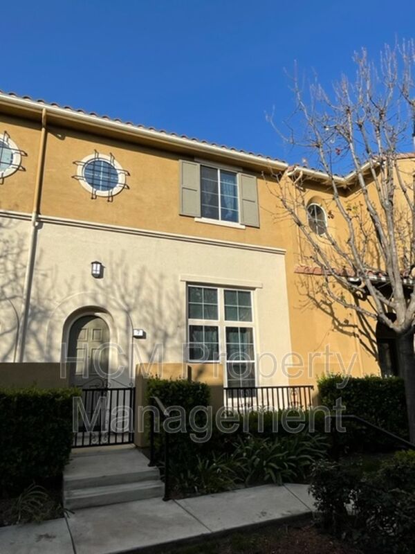 Irvine House: 7 Bonsall