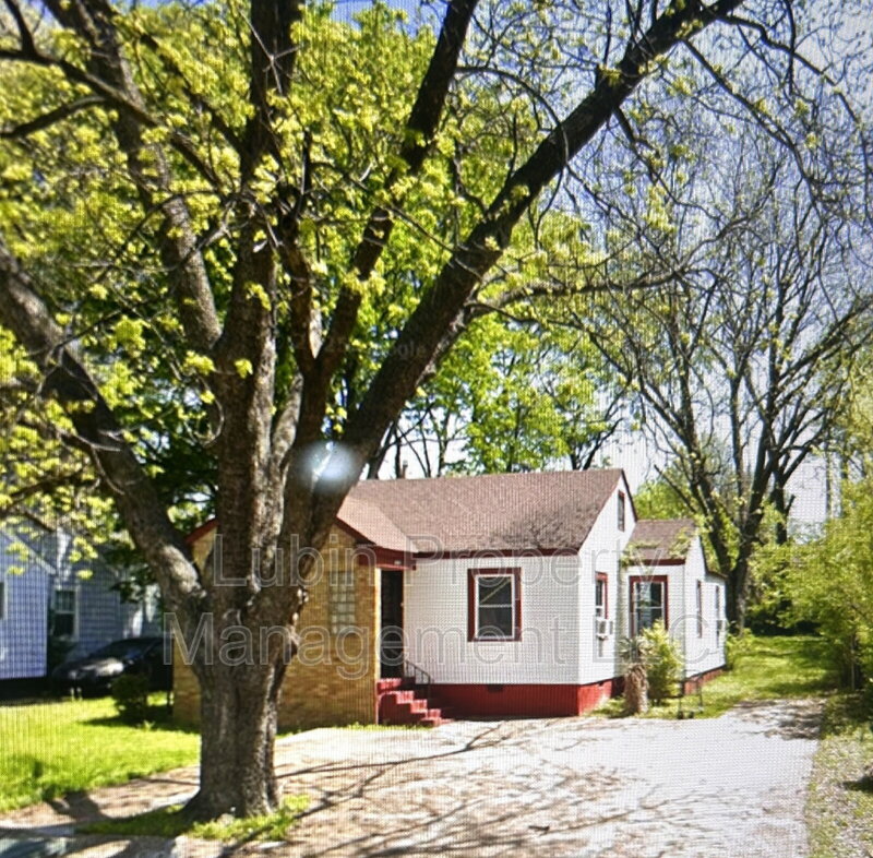 Memphis House: 1866 Valley Blvd