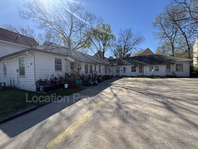 Lawrence Condo: 121 West 14th Street - A