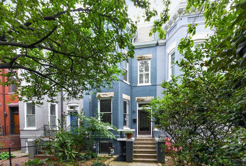 Washington House: 1319 Massachusetts Avenue Southeast