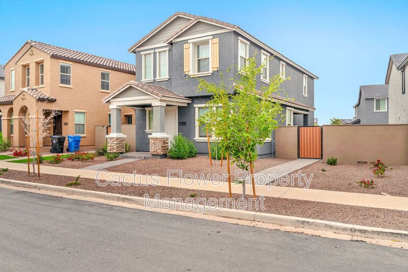 Phoenix House: 1965 W Hide Trl