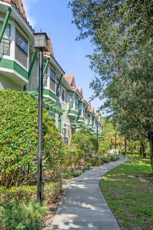 Orlando House: 14518 Damai Lane