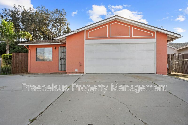 San Ysidro House: 1696 Shooting Star Ct