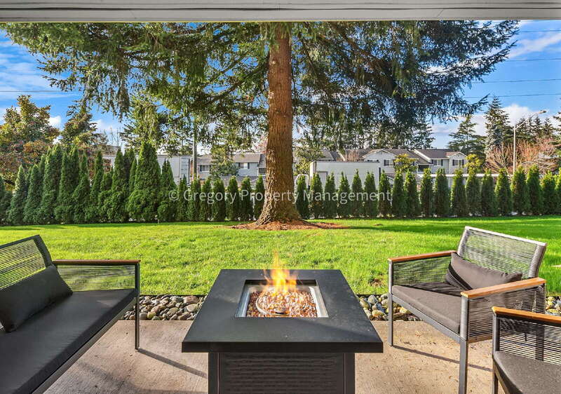 Kirkland Condo: 12415 NE 130th Ct