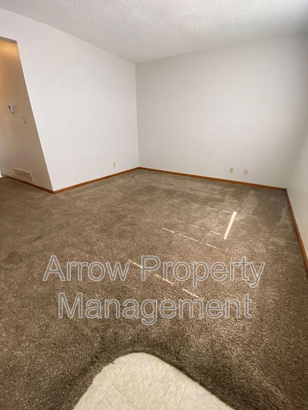 Junction City House: 1326 South Jackson Street