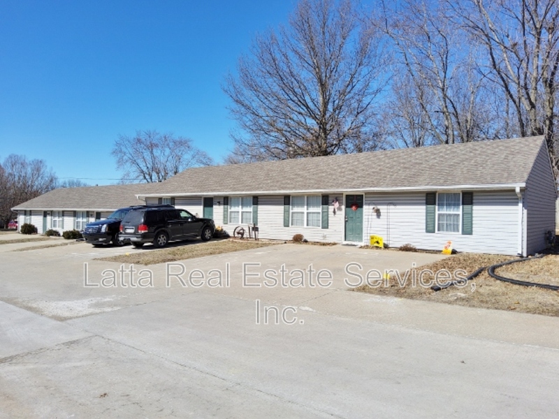 Odessa Condo: 408 S Johnson Dr #2