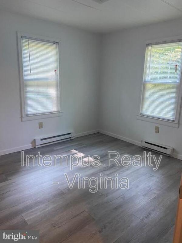 Jeffersonton House: 5317 Apple Blossom Ln