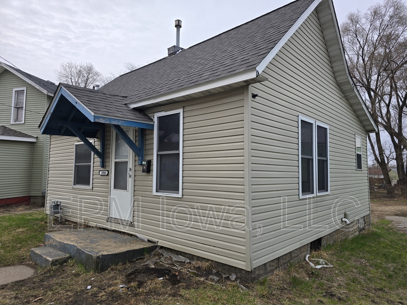 Waterloo House: 2006 Lafayette Street