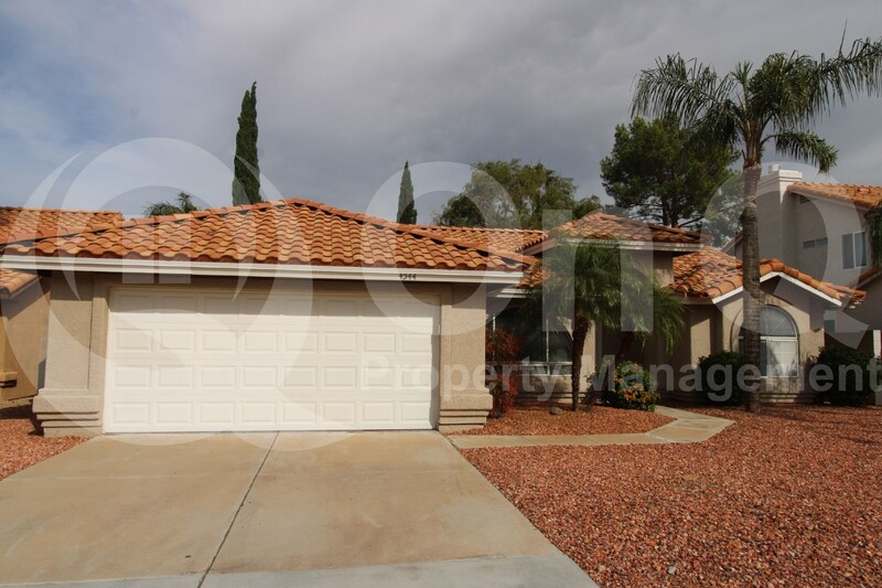 Request a Viewing for 4544 East Grovers Avenue Tenant Turner