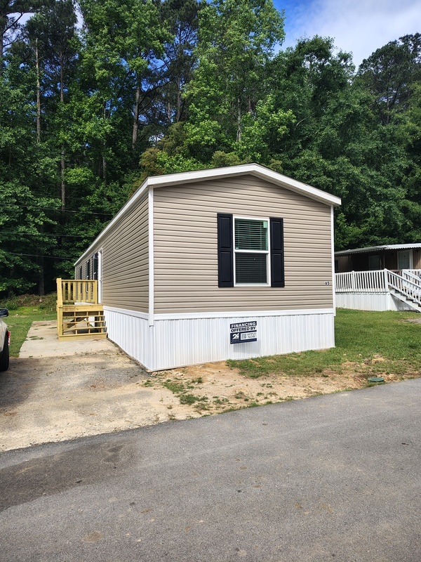 ELLENWOOD House: 65 Poole Circle
