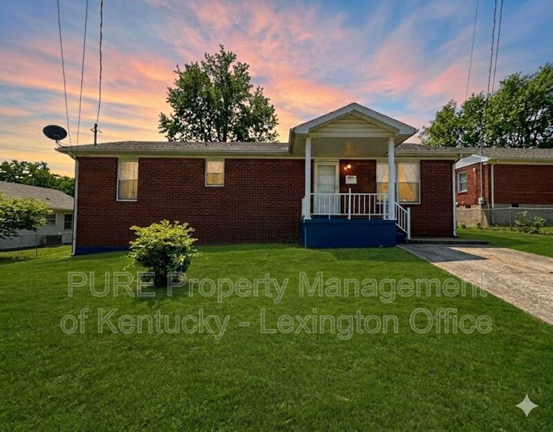 Winchester House: 200 Madison Ave