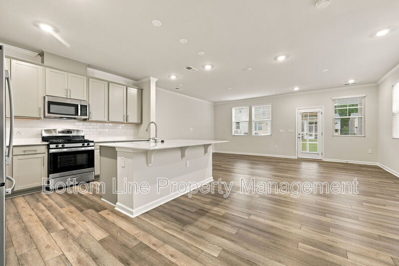 Durham Townhome: 5817 Woodlawn Drive