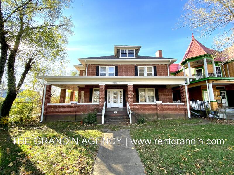 Roanoke House: 1306 Patterson Avenue Southwest