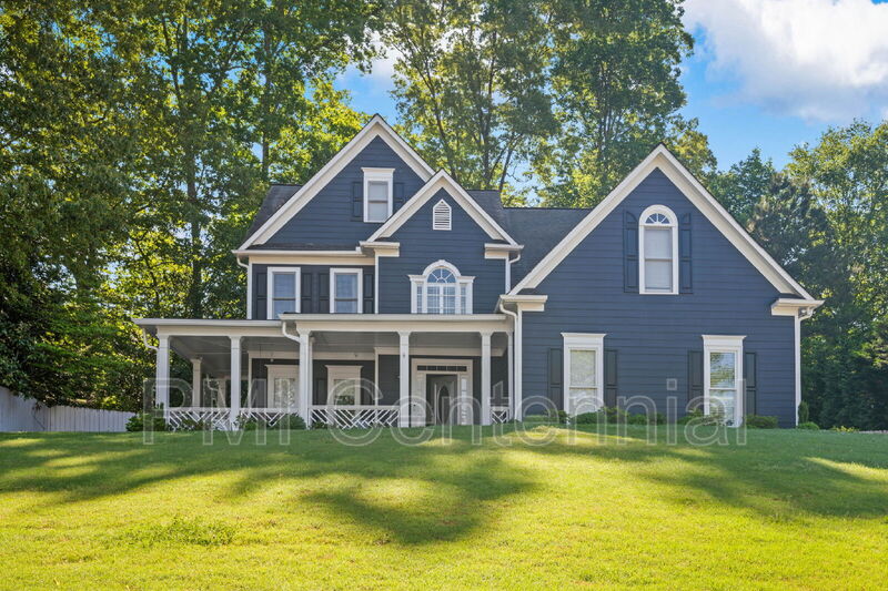 Marietta House: 2506 Retreat Drive Northeast