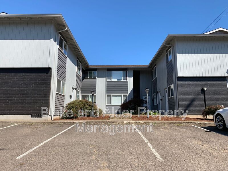 Portland House: 834 SE 42nd Ave