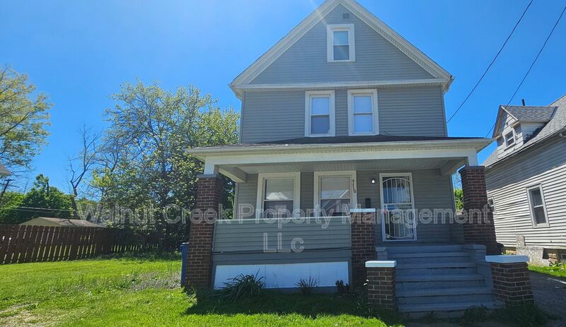 Cleveland House: 9710 Easton Avenue