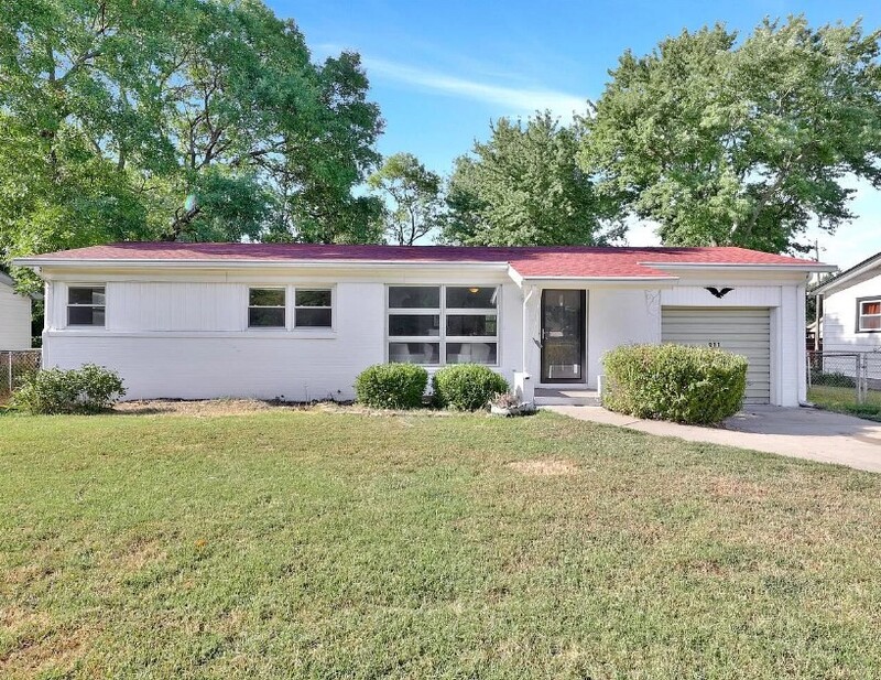 Derby House: 211 East Meadowlark Road