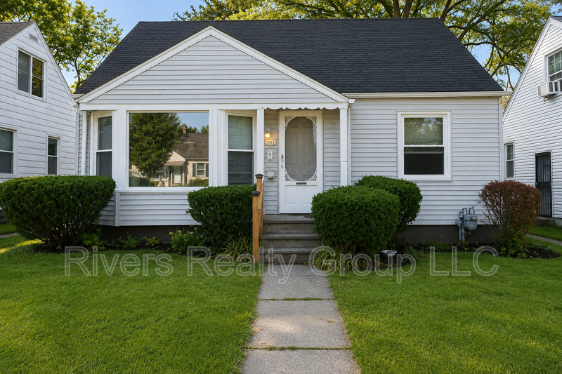 Detroit House: 18421 Shaftsbury Avenue