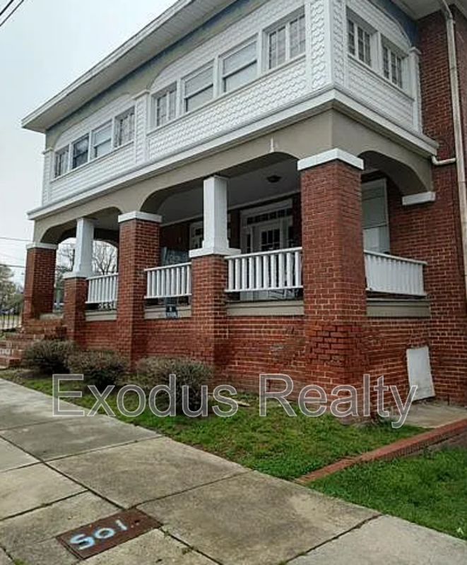 Sanford Condo: 105 Gordon St