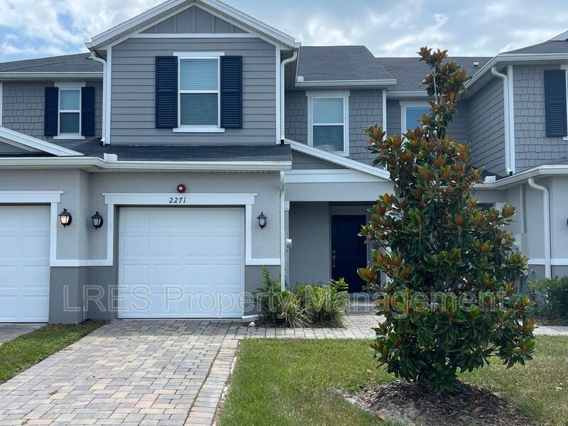 Sanford House: 2271 Hollyberry Way