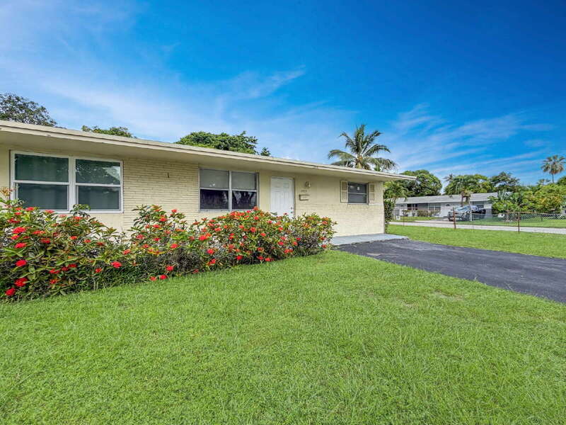 Lauderhill Condo: 1725 Northwest 54th Terrace