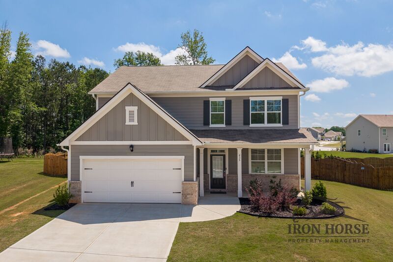 Braselton House: 835 Baker View Lane