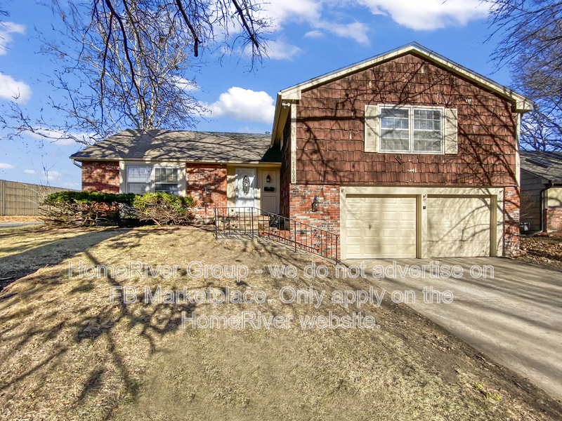 Overland Park House: 11008 W 91st St