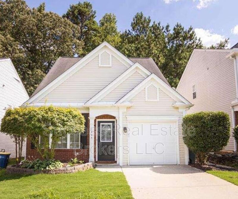 Kennesaw House: 1645 Heyford Circle