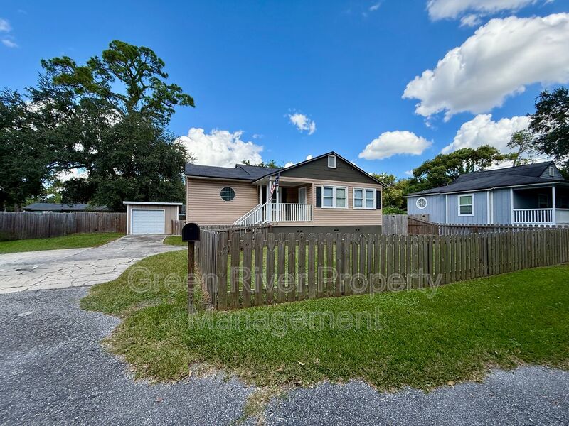 Jacksonville House: 2165 Sheridan Street