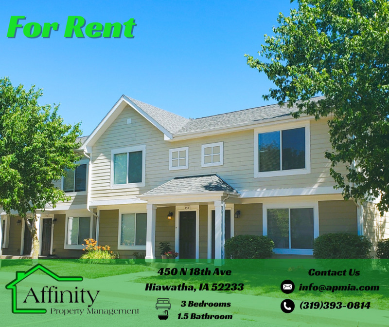 Hiawatha Townhome: 450 N 18th Ave