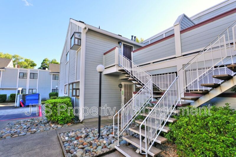 Citrus Heights Condo: 7417 Auburn Oaks Ct