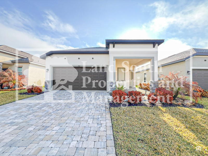 Lakeland House: 3412 Cup Drive