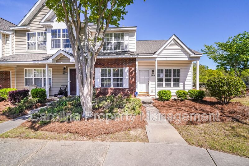 Charlotte House: 17125 Greenlawn Hills Ct