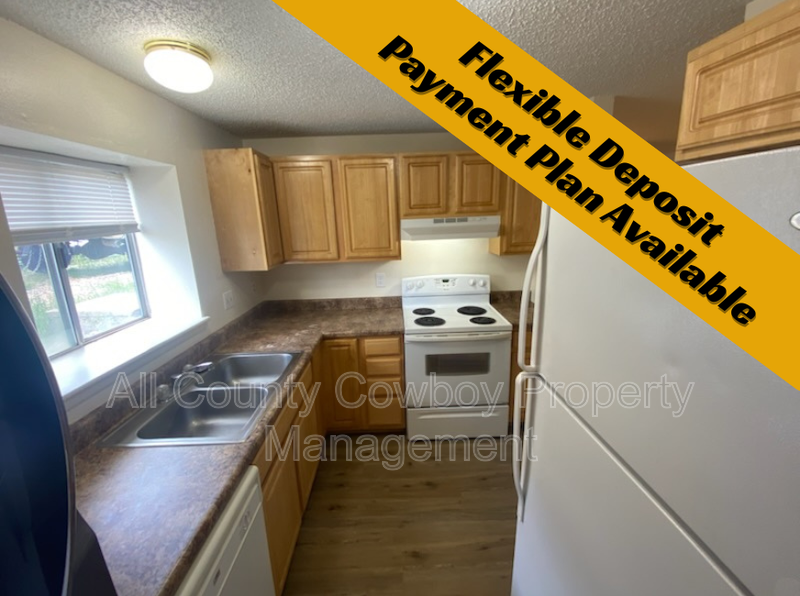 Rawlins Condo: 704 Ferris Ct.
