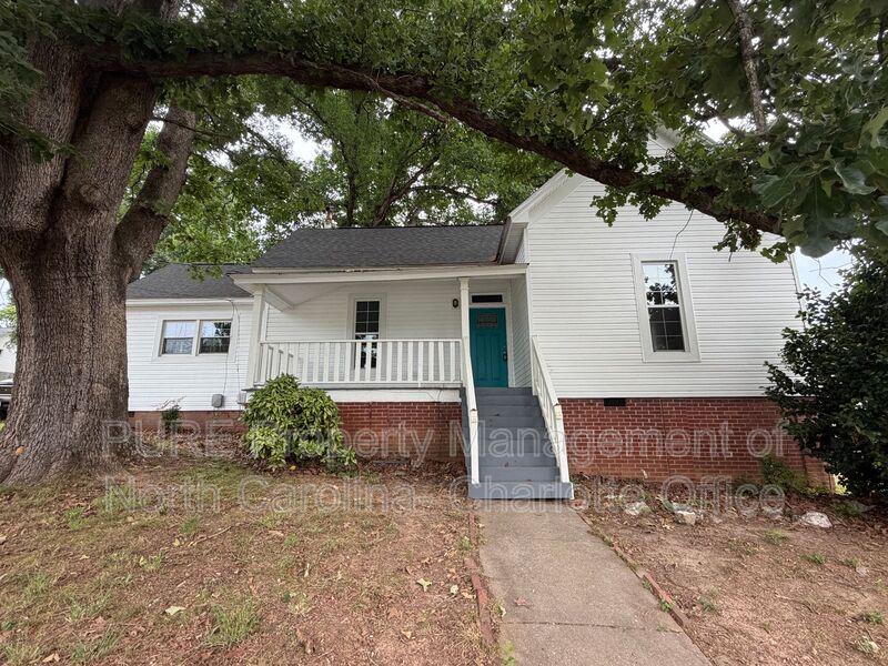 Albemarle House: 330 Depot St