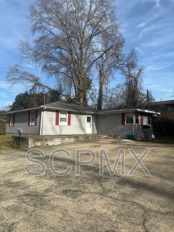 Charlotte House: 2615 Kenhill