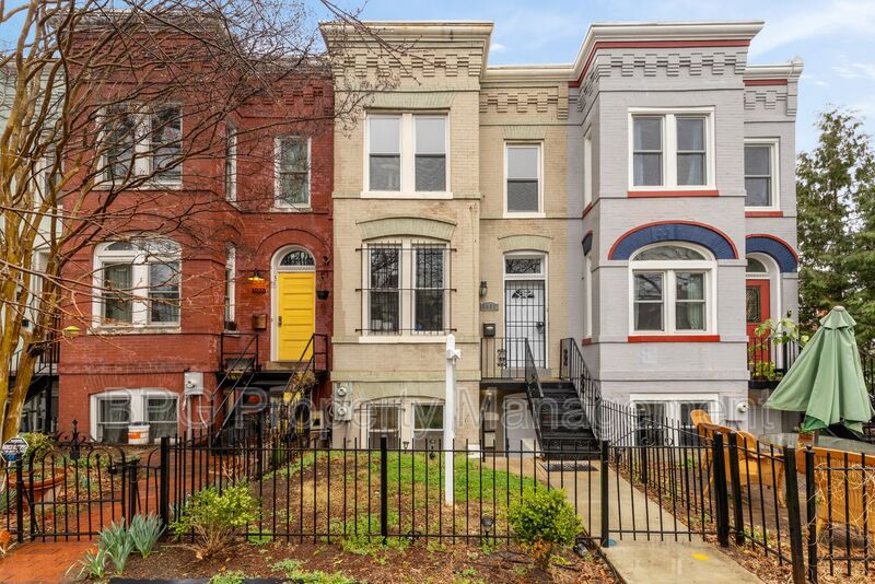 Washington Condo: 1033 5th St NE