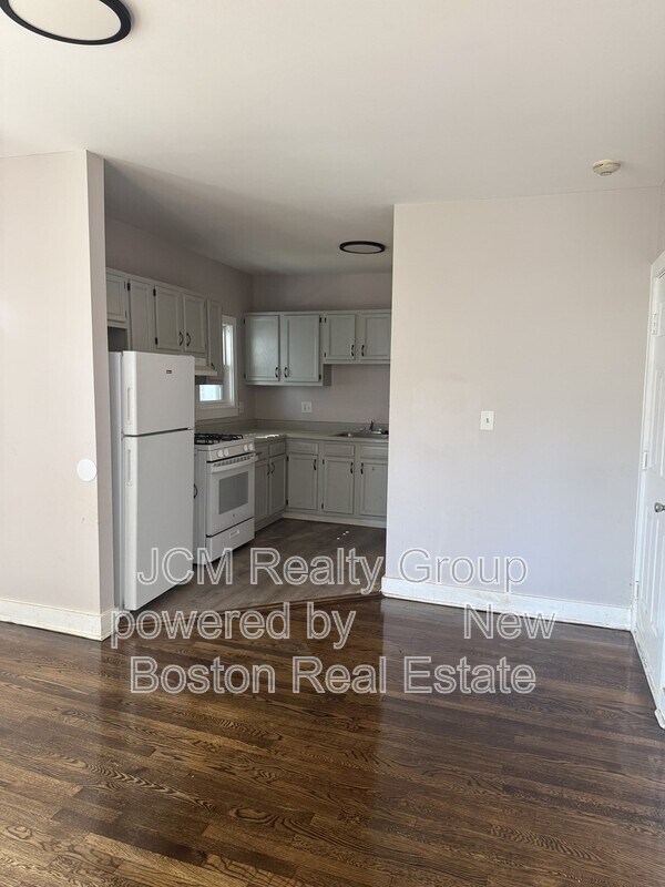 Boston Condo: 95 Willowwood St
