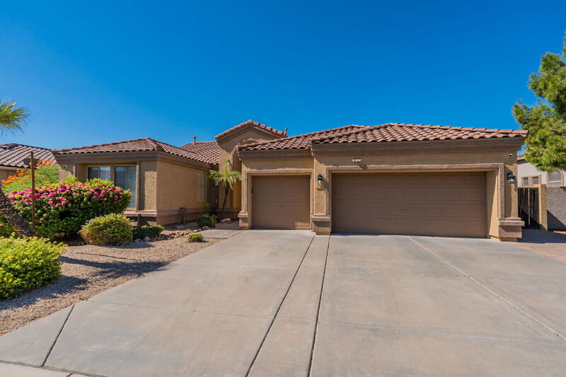 Glendale House: 7167 W Abraham Ln