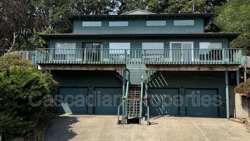 Salem House: 1555 Fircrest Court Southeast - 1