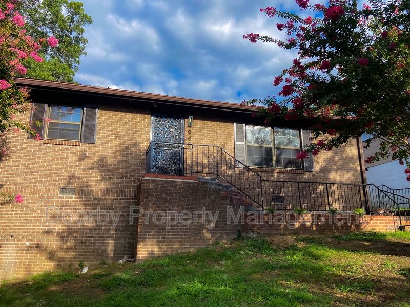 Chattanooga House: 908 Wheeler Ave