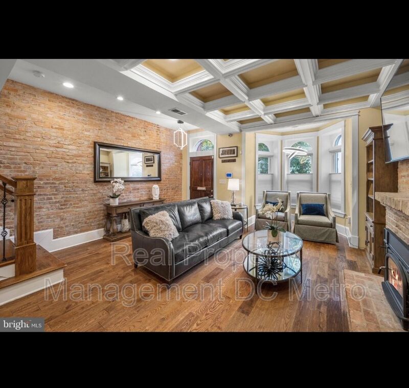 Washington Townhome: 47 New York Ave NW